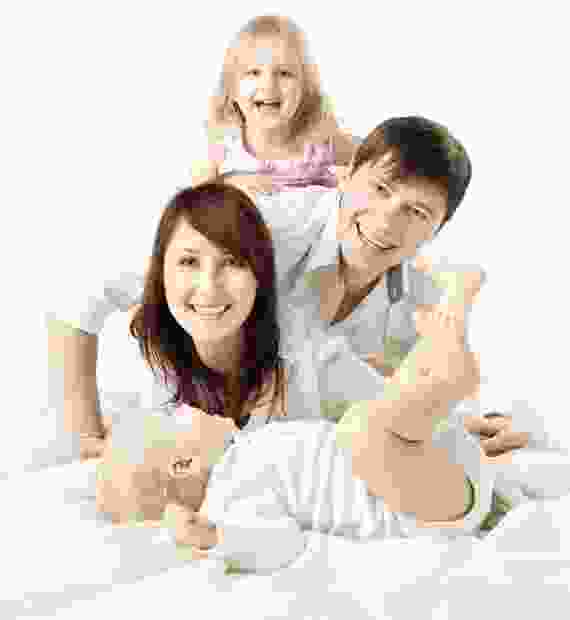 healthy-joyful-family